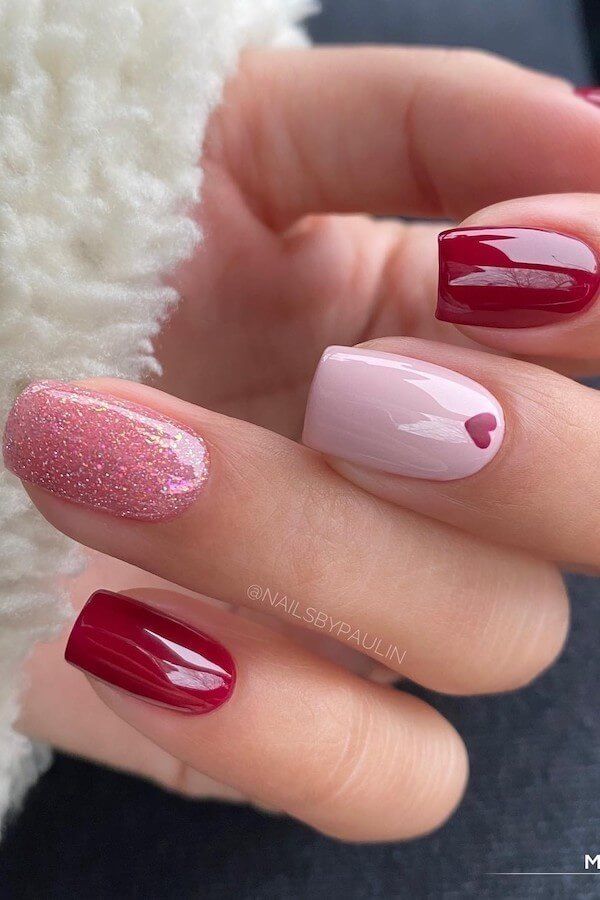 single heart Trendy Short Valentines Day Nails For A Chic Romantic Look single heart Trendy Short Valentines Day Nails For A Chic Romantic Look