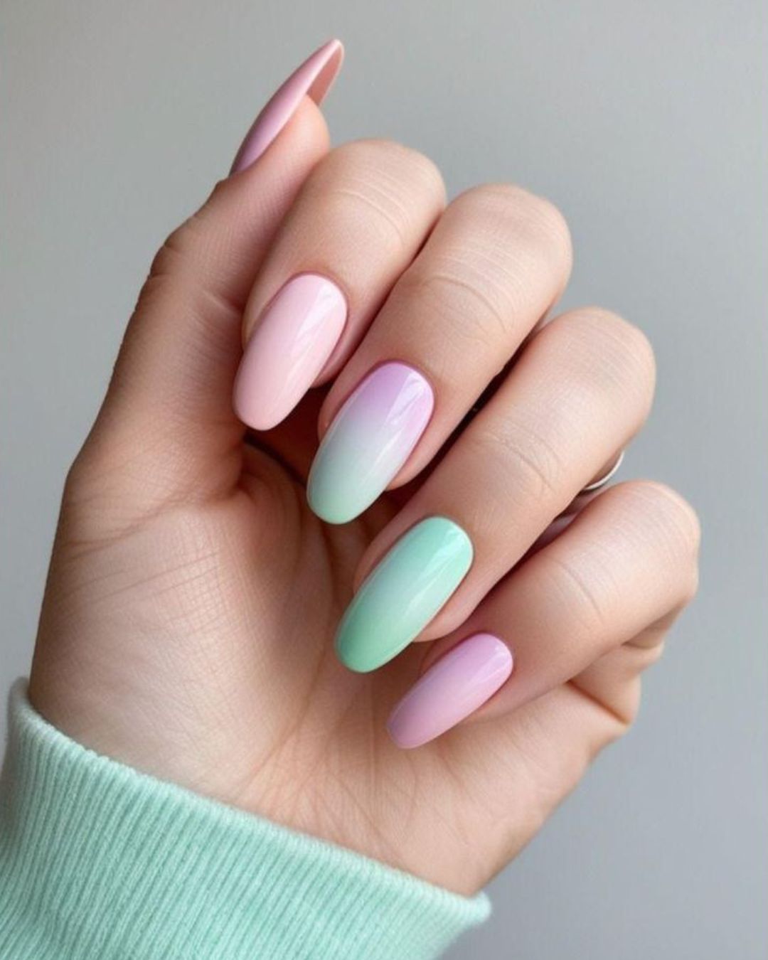 Pastel colors on almond nails for spring Pastel colors on almond nails for spring